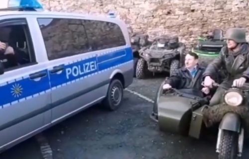 Hitler maska policajac Nemačka