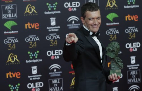 Nikad nije sebe smatrao šmekerom, a žene su LUDELE za njim: Antonio Banderas imao je dve VELIKE ljubavi