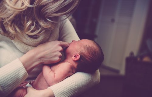 Verovali ili ne! Ove naše poznate pevačice radile su i kao dadilje! (FOTO)