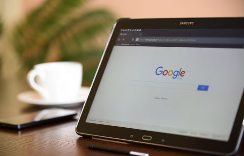 Raste popularnost e-uparave: Za samo JEDAN DAN prijavljeno 15.000 dece za prvi razred