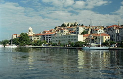 Stravična SCENA u Hrvatskoj: Deca se tokom igre na plaži ubola se na iskorišćene igle, tek sledi DRAMA