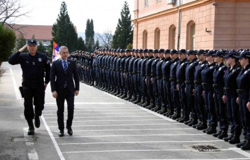 Profesija za čast i ponos! Stefanović: "Policija jeste i uvek će biti uz svoj narod!" (FOTO)