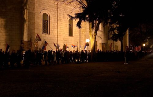 Borba za svetinje se nastavlja, molitveni hod studenata i građana do Banovog brda (VIDEO)