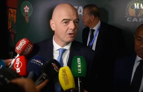 IZAZOV U DOBA KORONAVIRUSA Predsednik FIFA pokazao kako da operete ruke! (VIDEO)