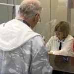 Penzioner skinuo kupaće gaće u opštini, pa stao ispred užasnute službenice