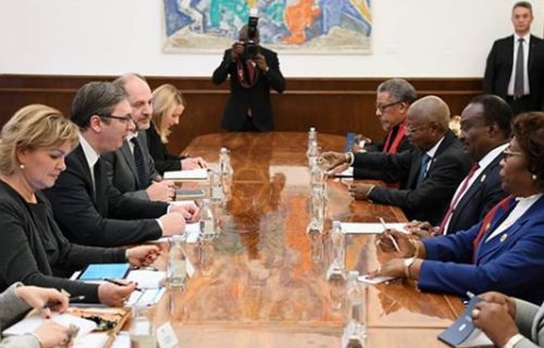 Vučić sa predsednikom skupštine Angole: Poštovanje teritorijalnog integriteta