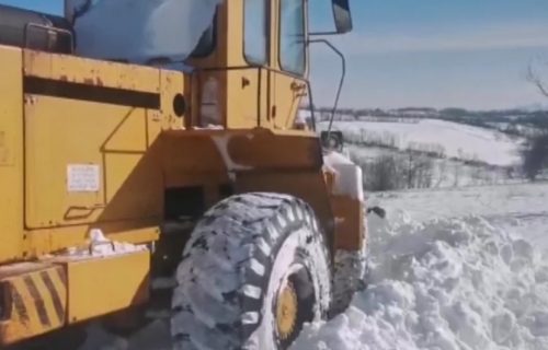 Evakuacija u Rusiji zbog snežnih nanosa: Na auto-putevima haos, na terenu službe za spasavanje