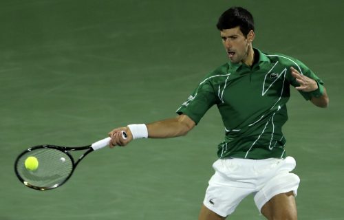 ŠTA RADIŠ ČOVEČE?! Nole je prava mačka, a posle ovog poena svi su bili na nogama! (VIDEO)