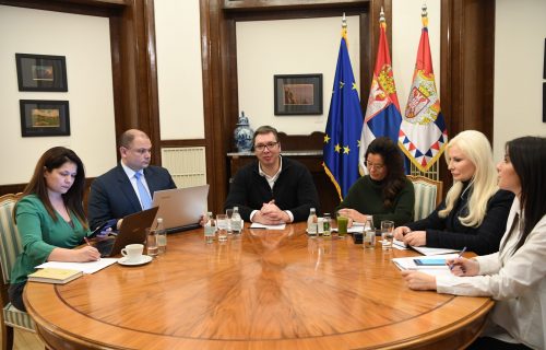 Za predsednika preko Fejsbuka stiglo skoro 4.000 pitanja (VIDEO)