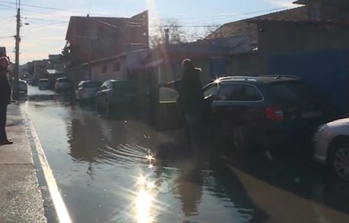 Dobre vesti sa Autokomande: Zatvorena voda, ekipe Vodovoda otklanjaju kvar (VIDEO)