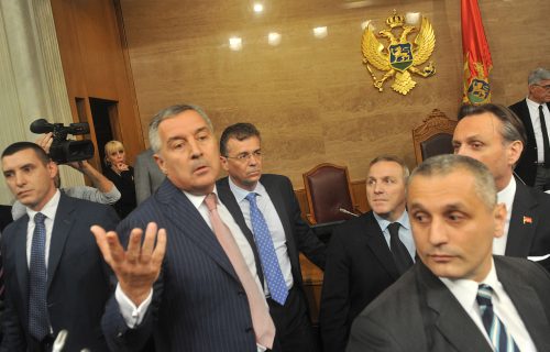 Milo izbačen iz svoje najveće TVRĐAVE: Prvi put posle 76 godina Nikšić će voditi SRBIN