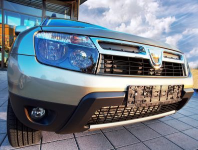 Najpopularniji Dacia SUV dobija električnu verziju: “Doći će vremenom”