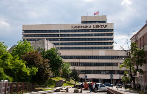 Voda prodrla u Klinički centar Srbije, pacijente premeštaju na druga odeljenja