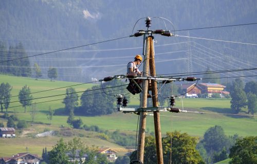 Država nudi i do 50 ODSTO POPUSTA NA RAČUNE za energente: Potreban je jedan papir, evo ko sve ima pravo