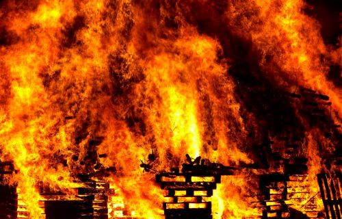 HAOS U PANČEVU: Piroman pokušao da zapali punu kuću ljudi
