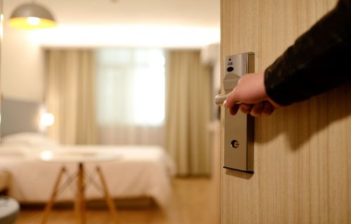 Gost iz pakla: Dve godine se baškario u luksuznoj hotelskoj sobi, pa pobegao bez plaćanja računa!