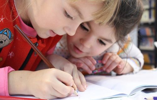 Počeo upis đaka prvaka: Drakonske kazne za roditelje koji to ne urade