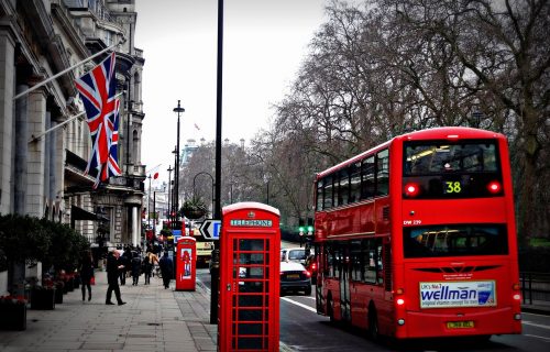 Haos u Londonu! 2.000 policajaca na ulicama zbog velikog propalestinskog protesta, strahuje se od sukoba