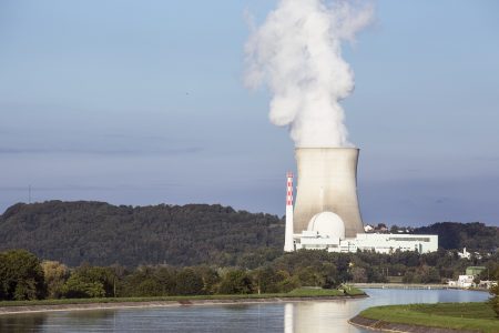 SAD kasne 15 godina za Kinom u razvoju visokotehnološke nuklearne energije, ključne za klimatske promene