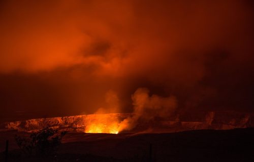 Iznenada eruptirao vulkan u Indoneziji: Sela i gradovi prekriveni pepelom, planinari pronađeni mrtvi