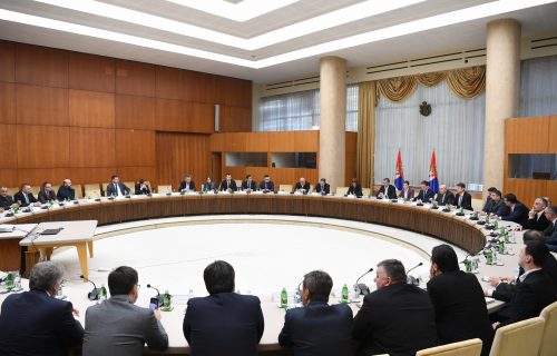 Završen sastanak Vučića sa predstavnicima stranaka