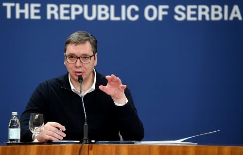 Vučić objavio dobre vesti: Počela masovna proizvodnja hirurških maski u Rumi (VIDEO)