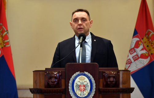 Ministar Vulin: Niko ne treba da brine što opremamo vojsku za odbrambene zadatke