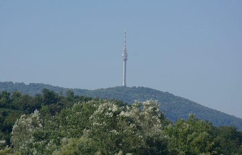 U znak podrške, Avalski toranj u bojama ugroženih država