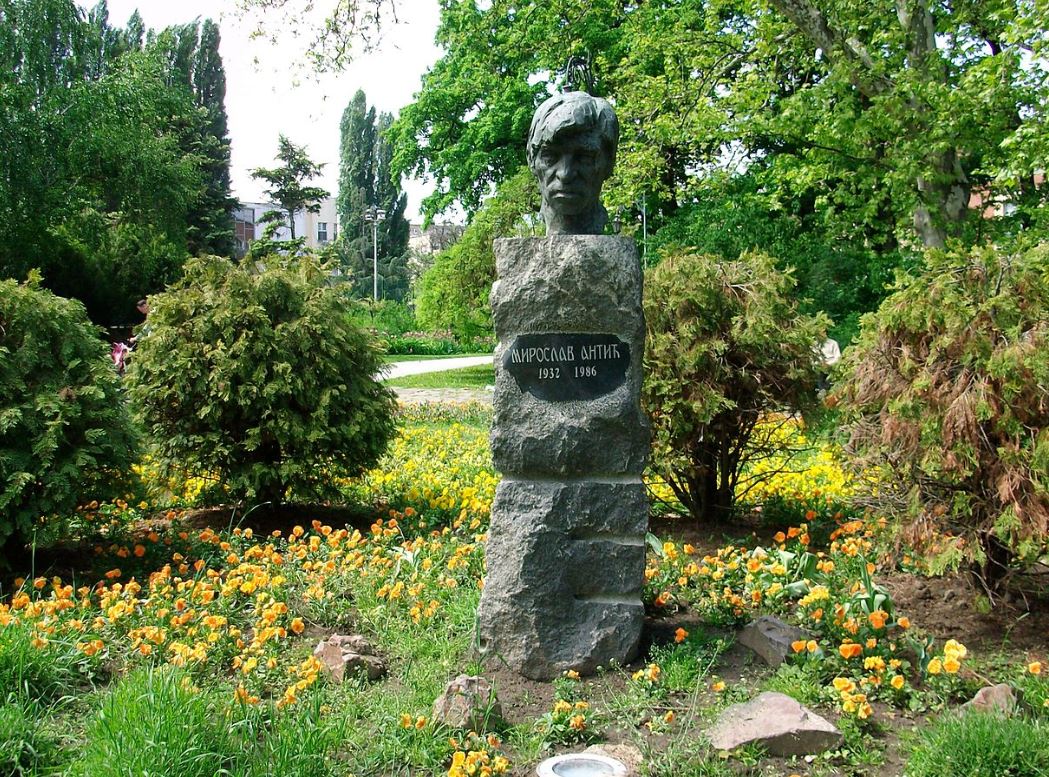 spomenik Miki Antiću Novi Sad