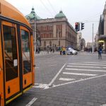 Drama u centru Beograda, automobilom uleteo na autobusko stajalište, povređena žena