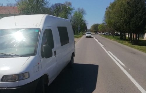 Drama na putu Vršac-Pančevo: Carinici pronašli OSAM ilegalnih migranata u kombiju! (FOTO)