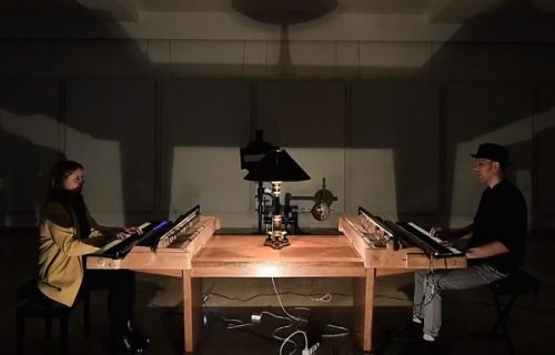 Hibridne klavire menjaju akustičnim: LP Duo u novom izdanju (VIDEO)