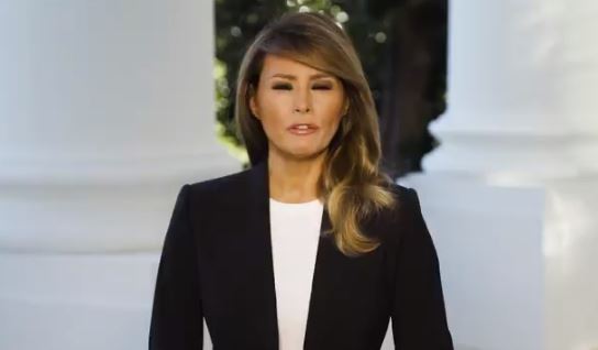 Melanija Tramp bez maske