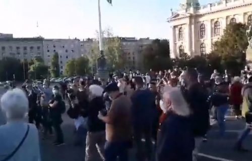 HAOS ispred Skupštine: Đilasove pristalice napale penzionere! (VIDEO)