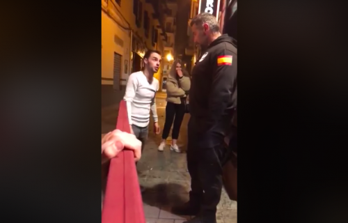 Mladić je uporno provocirao namrštenog rmpaliju: Kažu da i dan danas leži na asfaltu (VIDEO)