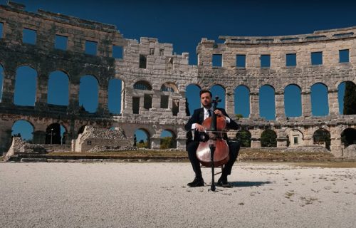 "Alone, Together": Hauser održao spektakularni koncert u praznoj pulskoj Areni