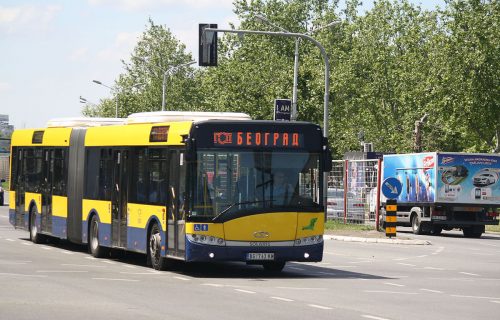 Dva INCIDENTA u javnom prevozu za 10 minuta: Vozač pretučen u Kumodražu, kamenovan autobus kod Cvetka