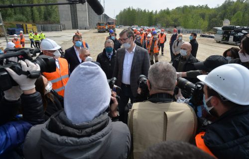 "Od Beograda do Novog Sada za pola sata": Vučić obišao radove na deonici brze pruge Beograd-Budimpešta (FOTO)