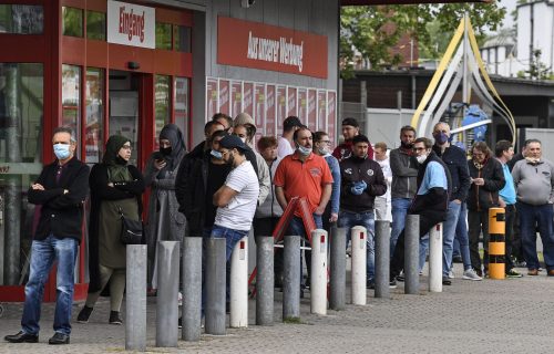 PANIKA u Nemačkoj: Za 24 sata drastičan porast broja zaraženih!