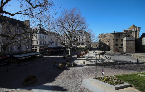 Broj preminulih od koronavirusa u Francuskoj premašio 6.500 ljudi