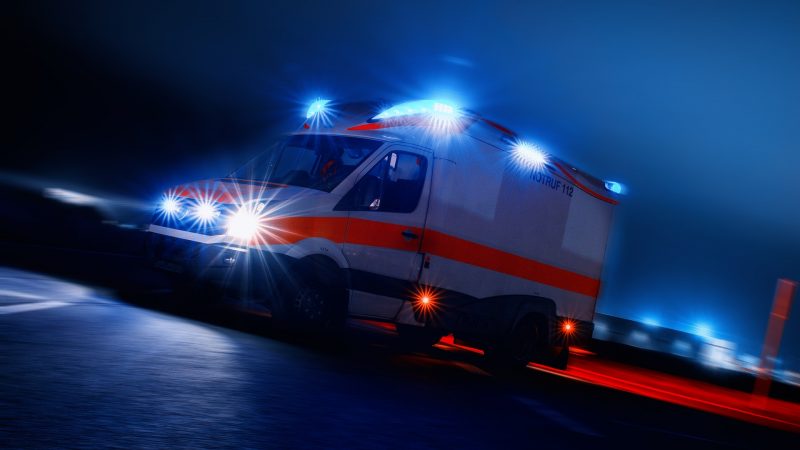 Užas na Novom Beogradu: Muškarac poginuo kada se zakucao automobilom u zid na Ostružničkom nasipu