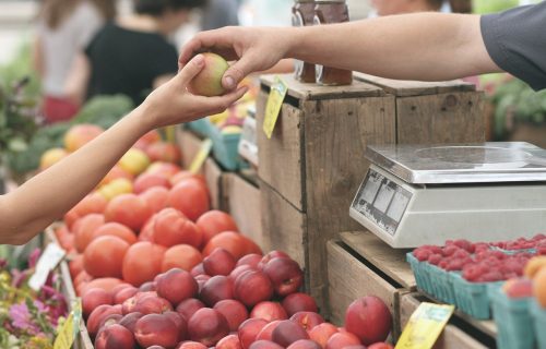 Od 01. novembra JKP "Beogradske pijace" počelo sa primenom smanjenja cena svih pijačnih usluga