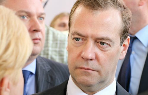 Medvedev: "Sve je u redu! Putin i ja imamo prijateljske odnose"