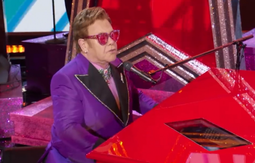 Upisao se u legendu: Elton Džon dobio novčić sa svojim likom (VIDEO)