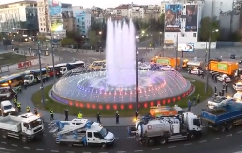 ORIO se APLAUZ sa Slavije!  Radnici komunalnih preduzeća aplaudirali u znak podrške lekarima (VIDEO)