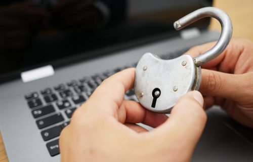KAKO SAČUVATI PRIVATNOST: Korisnici interneta strahuju za sebe i svoje najbliže