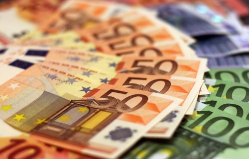 100 evra za primaoce socijalne pomoći: Evo kad novac dobijaju ostali građani
