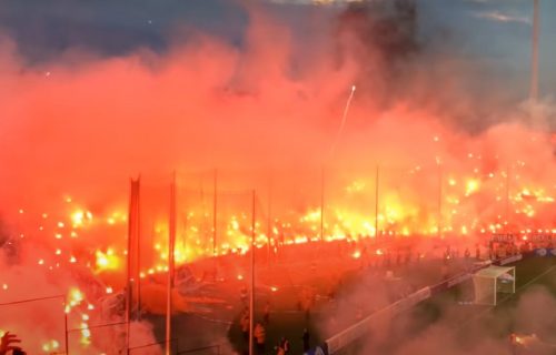 HAOS U SOLUNU! Fudbala nema, ali su se navijači PAOK-a sukobili sa policijom! (VIDEO)