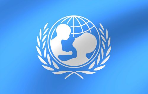 UNICEF upozorava: 800 miliona dece nema uslove da opere ruke u školi