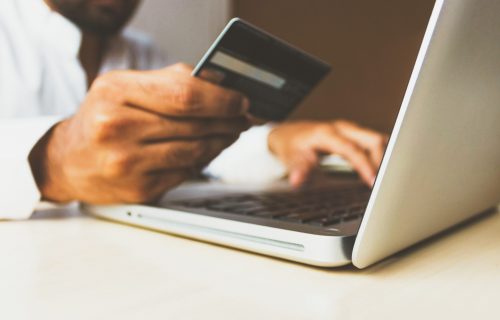 Alibaba INVESTIRA 28 milijardi dolara u tržišnu borbu sa DVA američka giganta